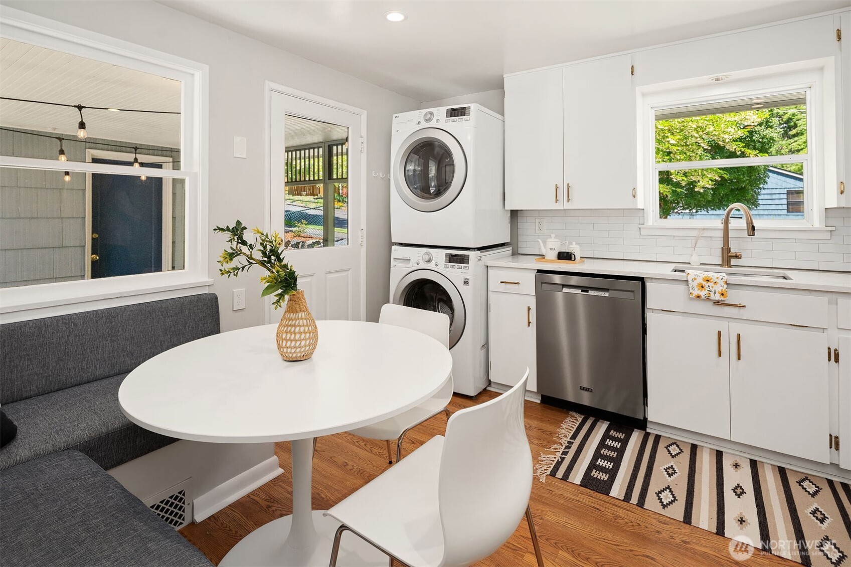 2265 Northeast 73rd Street Seattle, WA 98115 - Photo 9 of 32