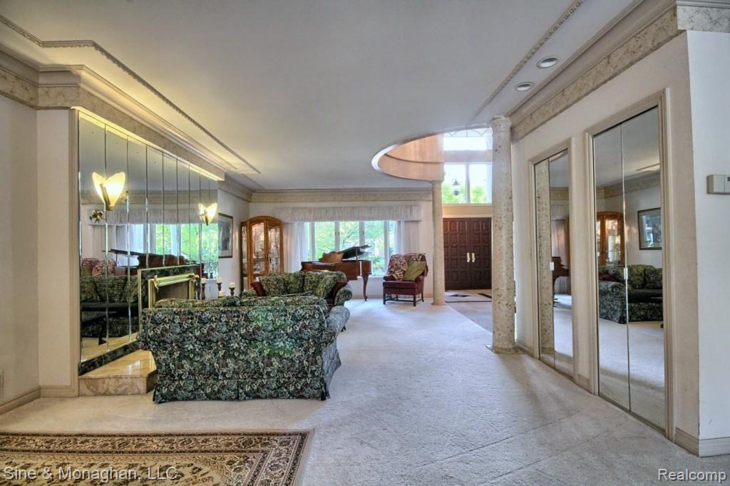 45 Hampton Road Grosse Pointe, MI 48236 - Photo 9 of 36