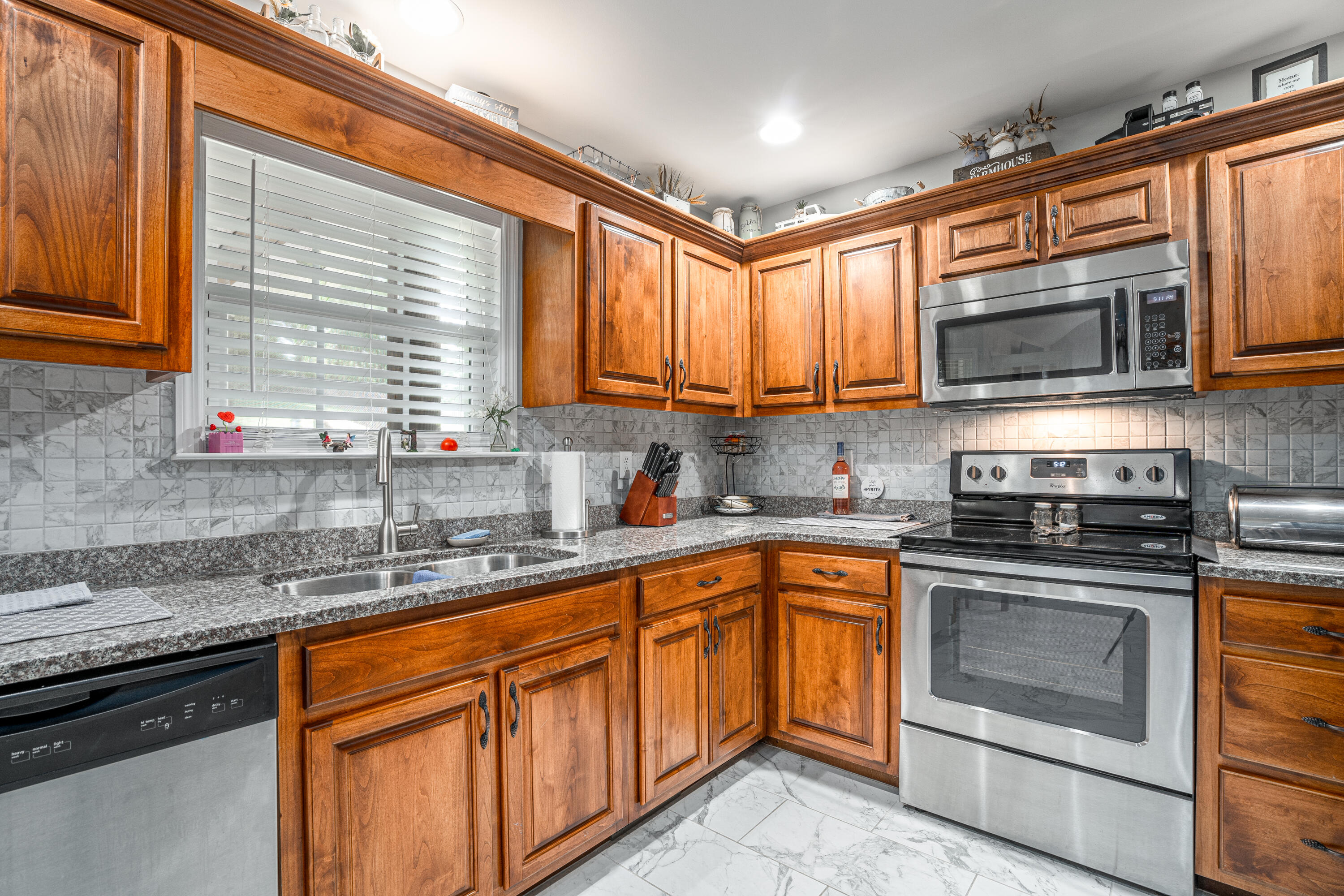 917 Sequoyah Road Soddy Daisy, TN 37379 - Photo 13 of 36 Kitchen