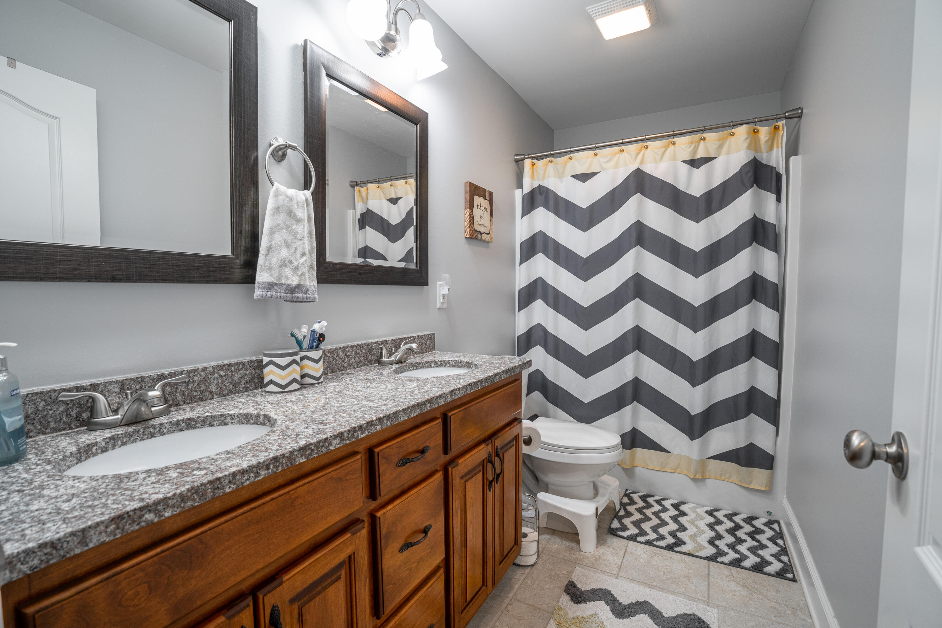 917 Sequoyah Road Soddy Daisy, TN 37379 - Photo 20 of 36 Bath