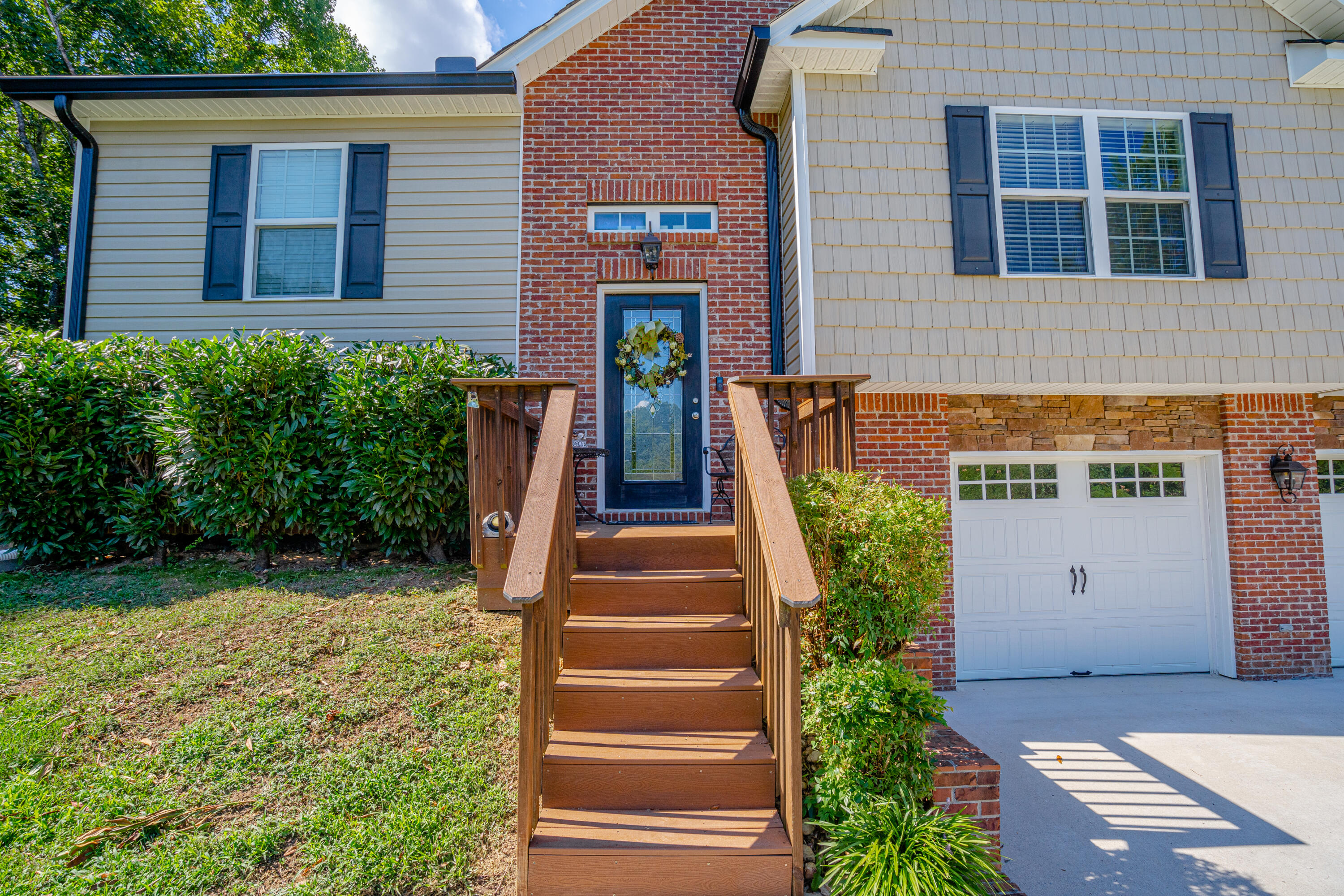 917 Sequoyah Road Soddy Daisy, TN 37379 - Photo 2 of 36 Entry
