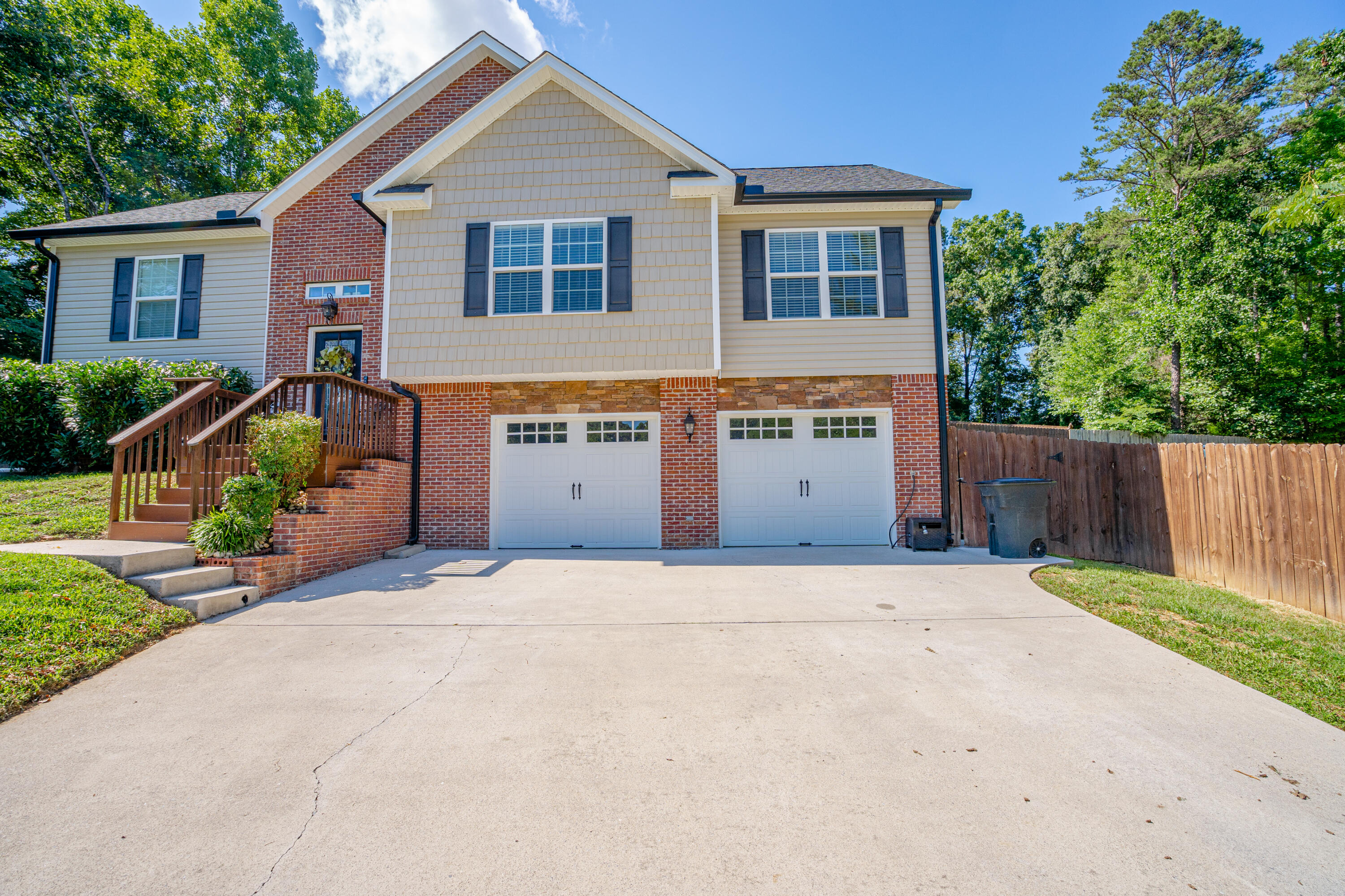 917 Sequoyah Road Soddy Daisy, TN 37379 - Photo 4 of 36 2 Car Garage
