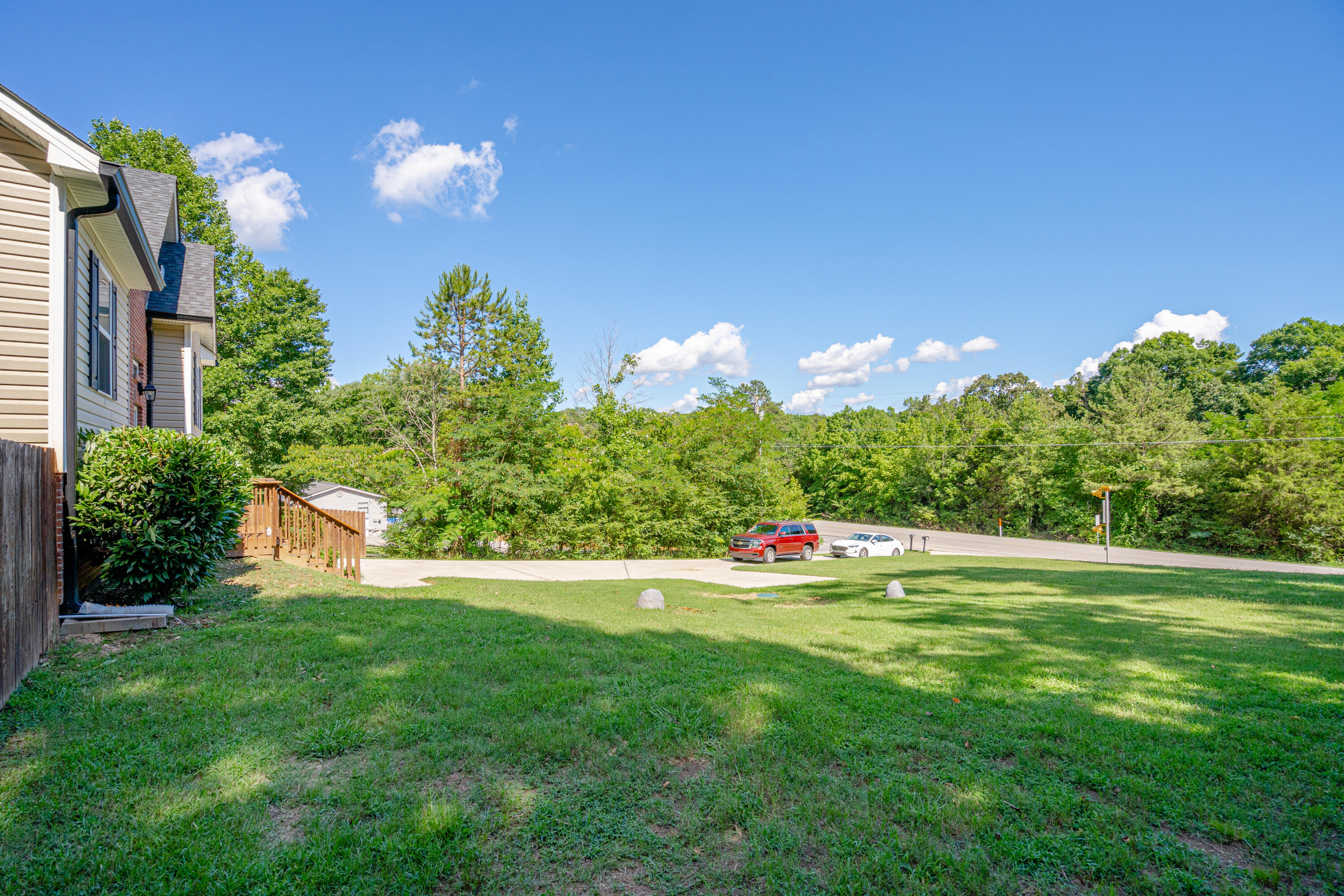 917 Sequoyah Road Soddy Daisy, TN 37379 - Photo 6 of 36 Front Yard side view