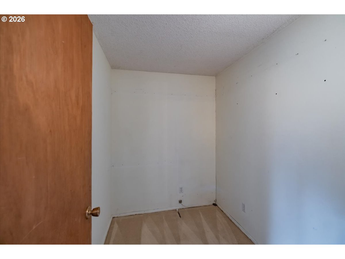 341 Northeast Cambridge Circle Corvallis, OR 97330 - Photo 22 of 46 a view of room