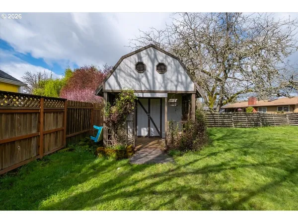 $320,000 | 341 Northeast Cambridge Circle, Corvallis, OR 97330
