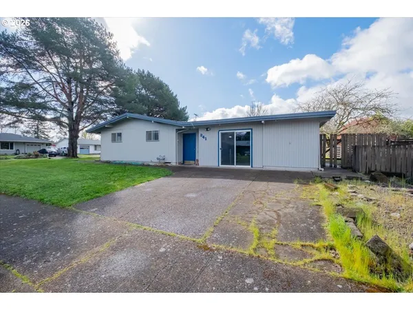 $320,000 | 341 Northeast Cambridge Circle, Corvallis, OR 97330