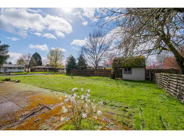 $320,000 | 341 Northeast Cambridge Circle, Corvallis, OR 97330