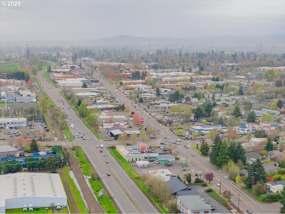 341 Northeast Cambridge Circle Corvallis, OR 97330 - Photo 43 of 46 a view of a city
