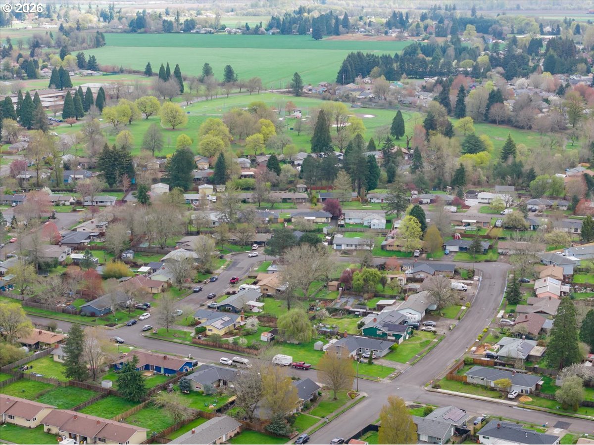341 Northeast Cambridge Circle Corvallis, OR 97330 - Photo 44 of 46 a view of a city