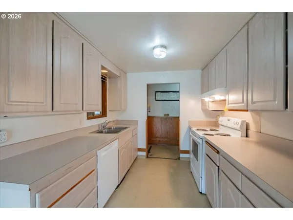 $320,000 | 341 Northeast Cambridge Circle, Corvallis, OR 97330