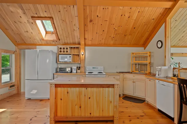 $940,000 | 151 Brock Hill Road, Bristol, NH 03222