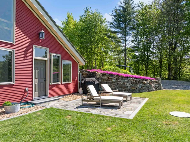 $940,000 | 151 Brock Hill Road, Bristol, NH 03222