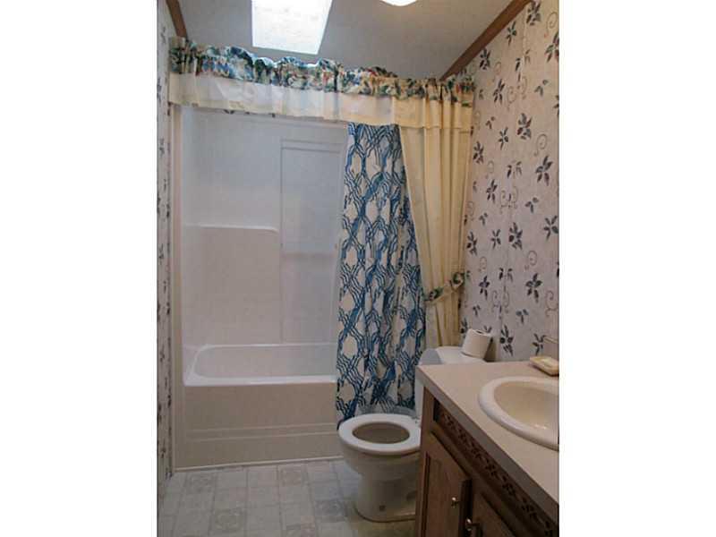 429 Bonniebrook Road Butler, PA 16002 - Photo 15 of 20 Full Bath.