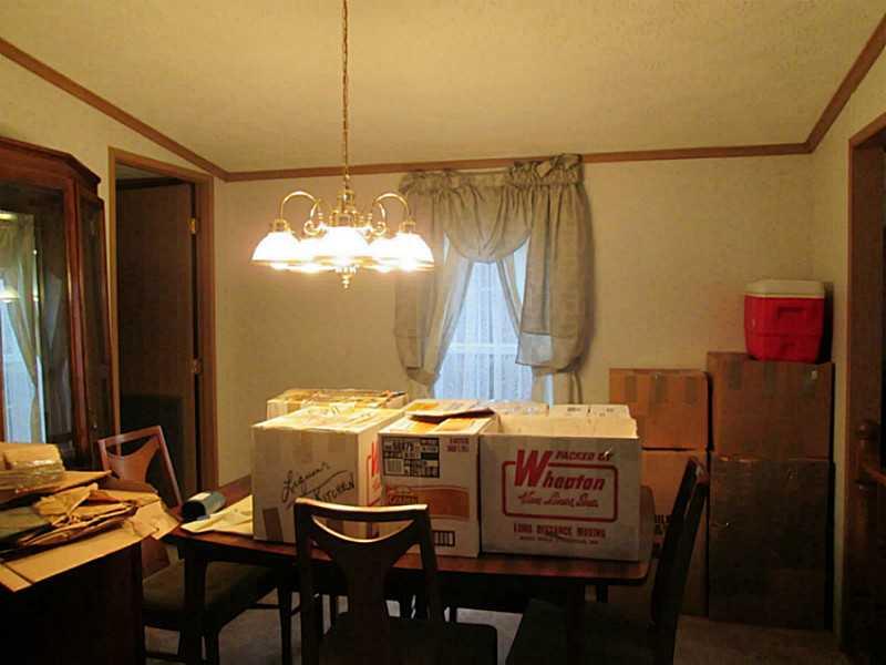 429 Bonniebrook Road Butler, PA 16002 - Photo 10 of 20 Dining Room.