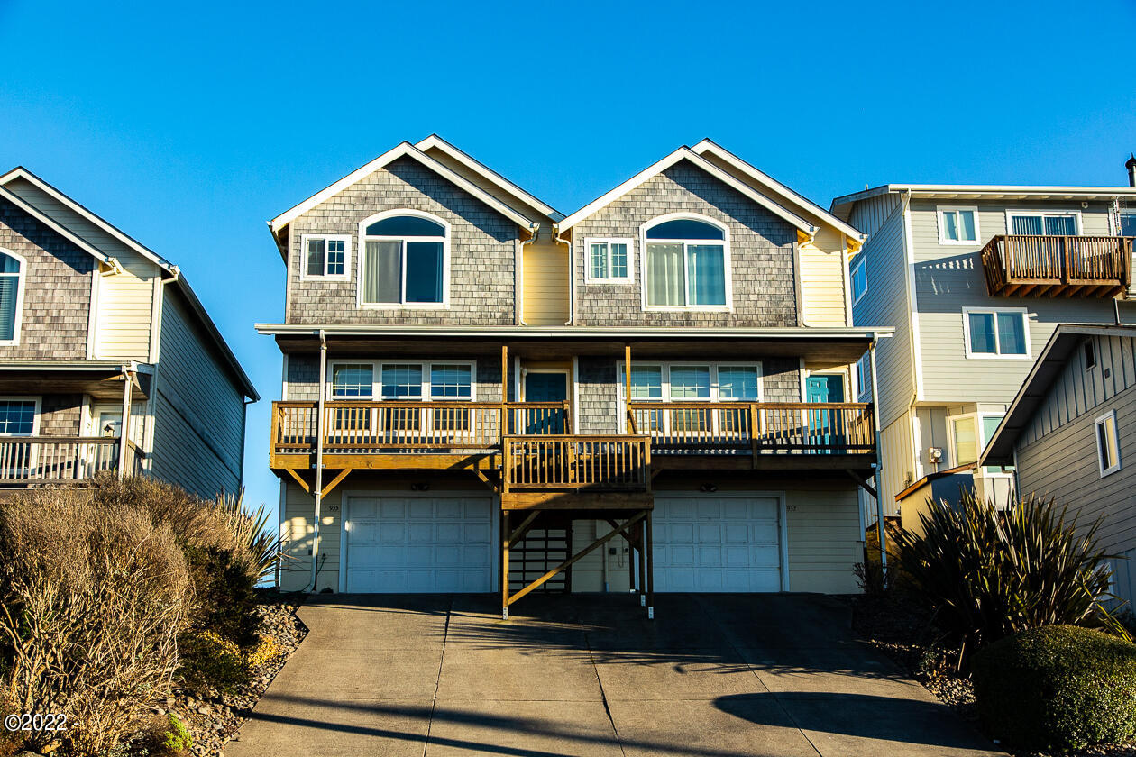 935 Southwest 11th Street Newport, OR 97365 - Photo 1 of 43 front elevation