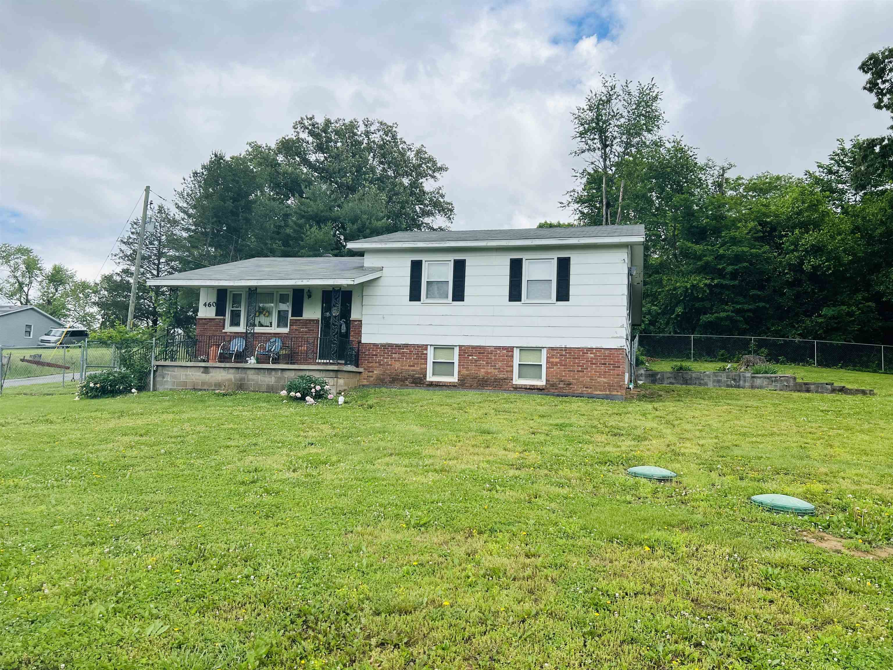 460 Old Broughton Road Eldorado, IL 62930 - Photo 1 of 19
