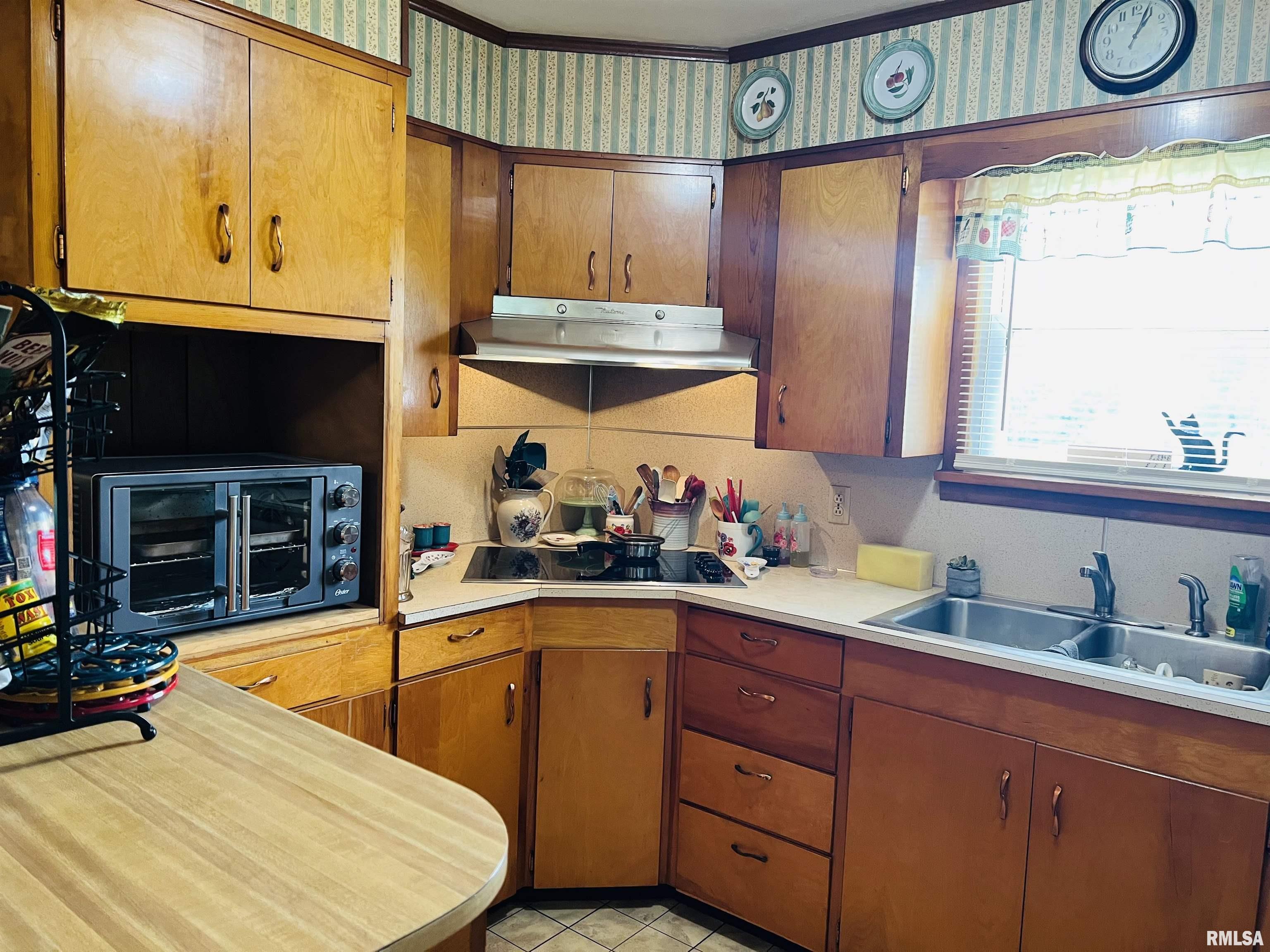 460 Old Broughton Road Eldorado, IL 62930 - Photo 5 of 19