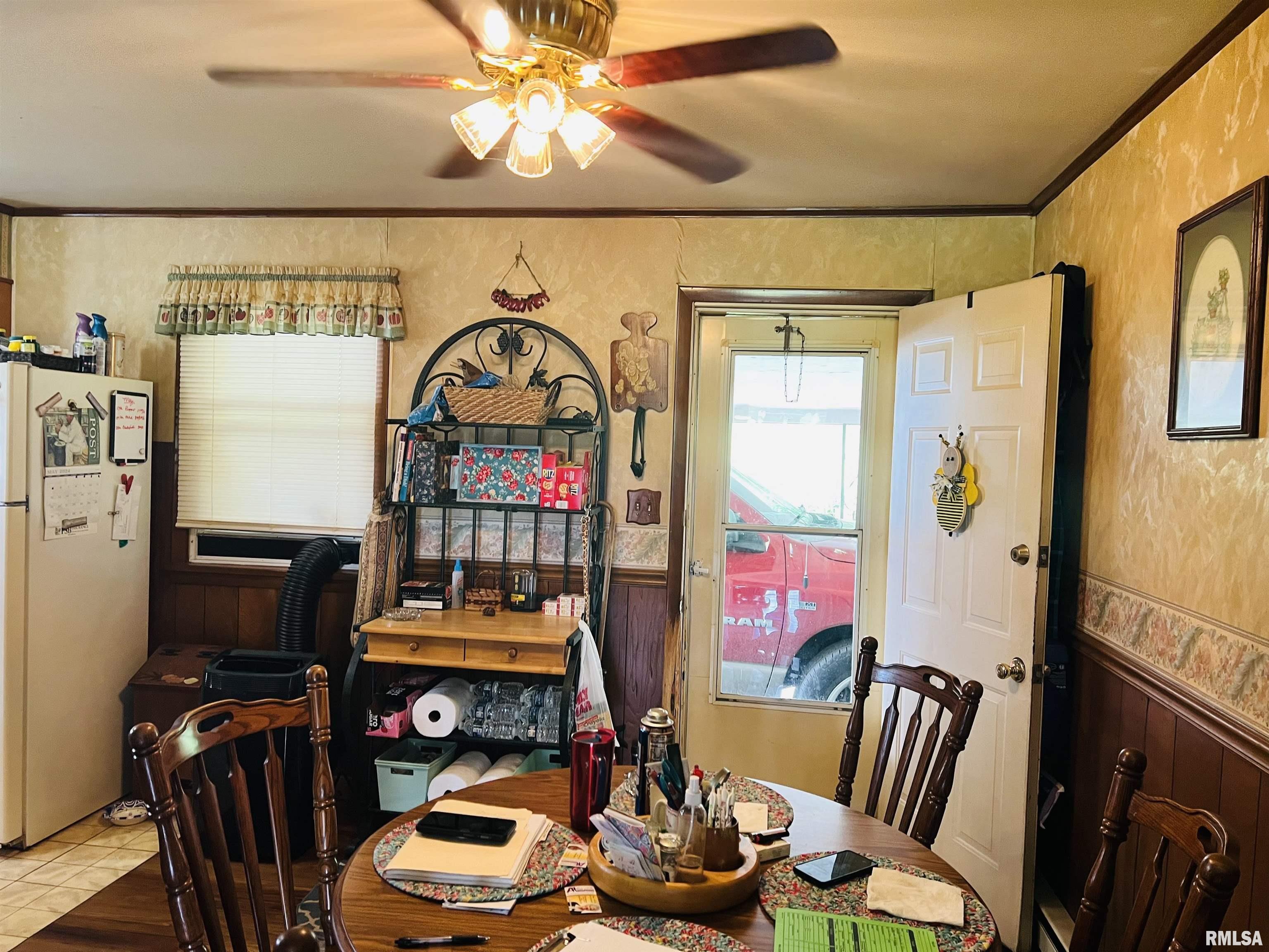 460 Old Broughton Road Eldorado, IL 62930 - Photo 6 of 19