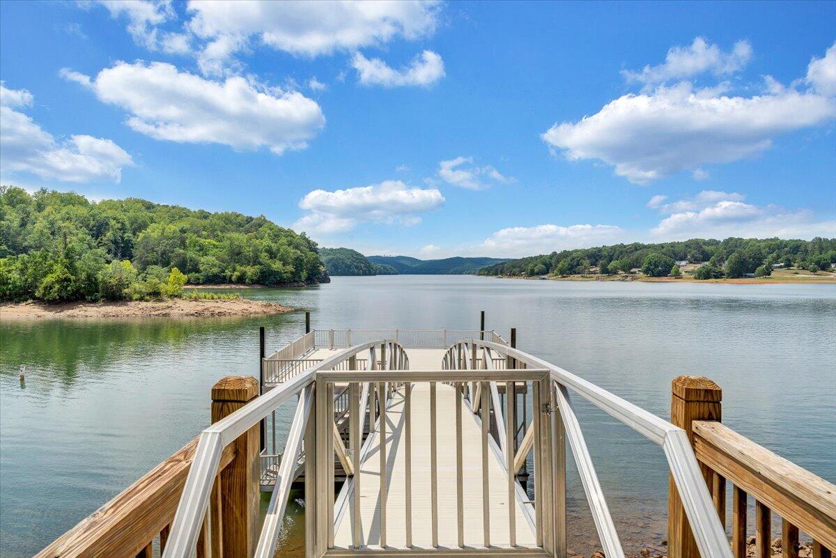 461 Sunset Bay Road Gretna, VA 24557 - Photo 5 of 74 05-MIB09555