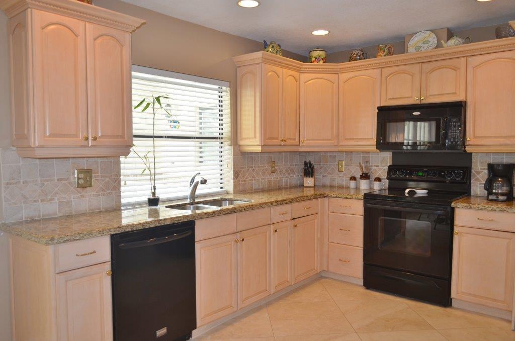 22235 Waterside Drive Boca Raton, FL 33428 - Photo 12 of 39 Kitchen