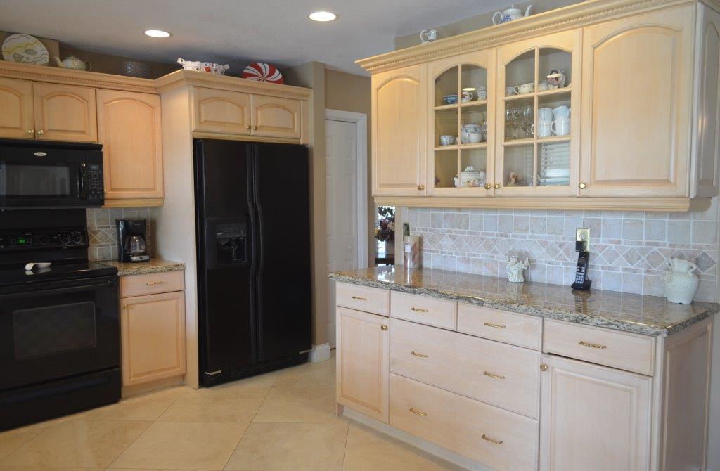 22235 Waterside Drive Boca Raton, FL 33428 - Photo 13 of 39 Kitchen
