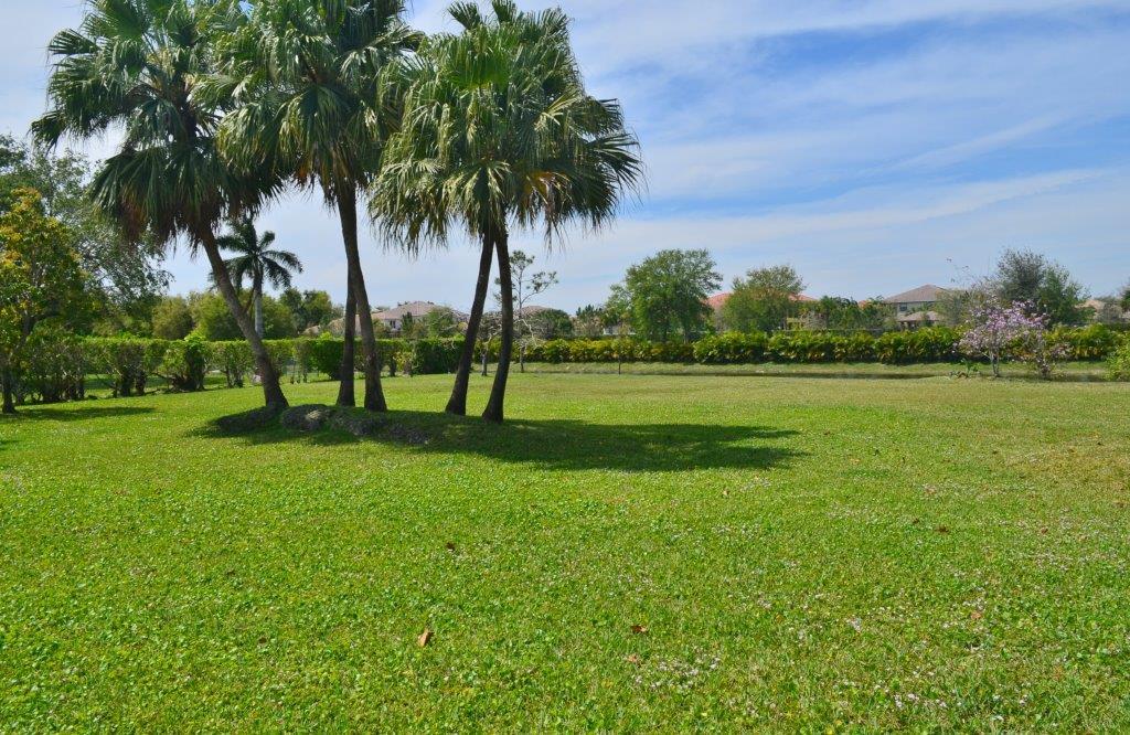 22235 Waterside Drive Boca Raton, FL 33428 - Photo 35 of 39 Large Back Yard