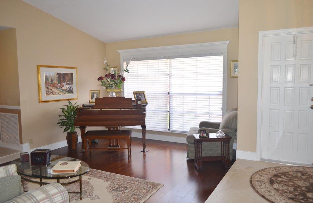 22235 Waterside Drive Boca Raton, FL 33428 - Photo 4 of 39 Living Room