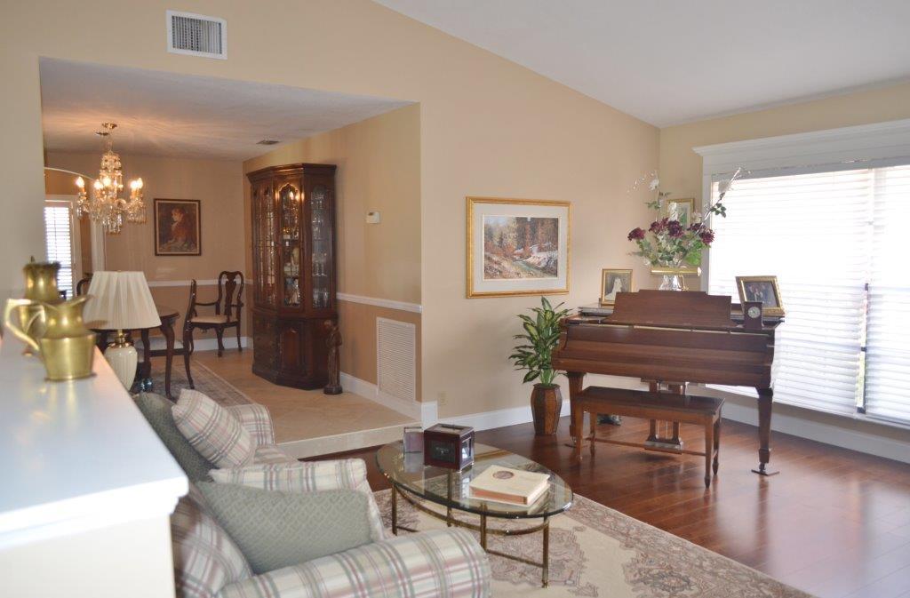 22235 Waterside Drive Boca Raton, FL 33428 - Photo 6 of 39 Living.Dining