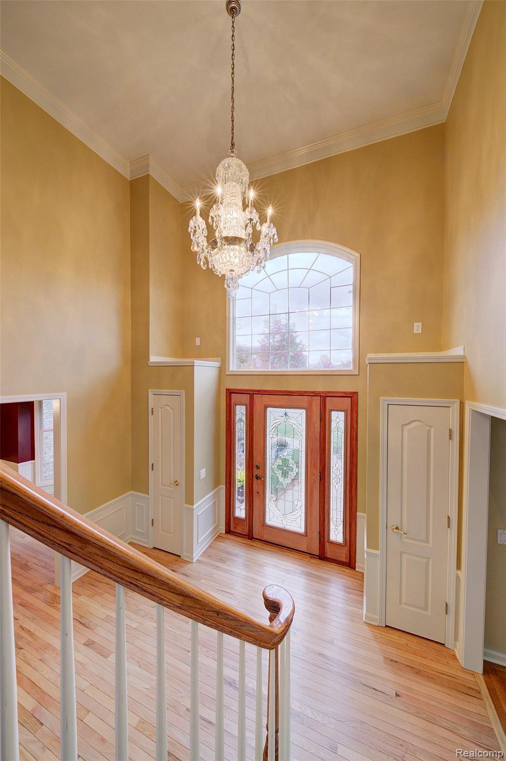 46902 Mornington Road Canton, MI 48188 - Photo 32 of 76 31 Foyer.jpg