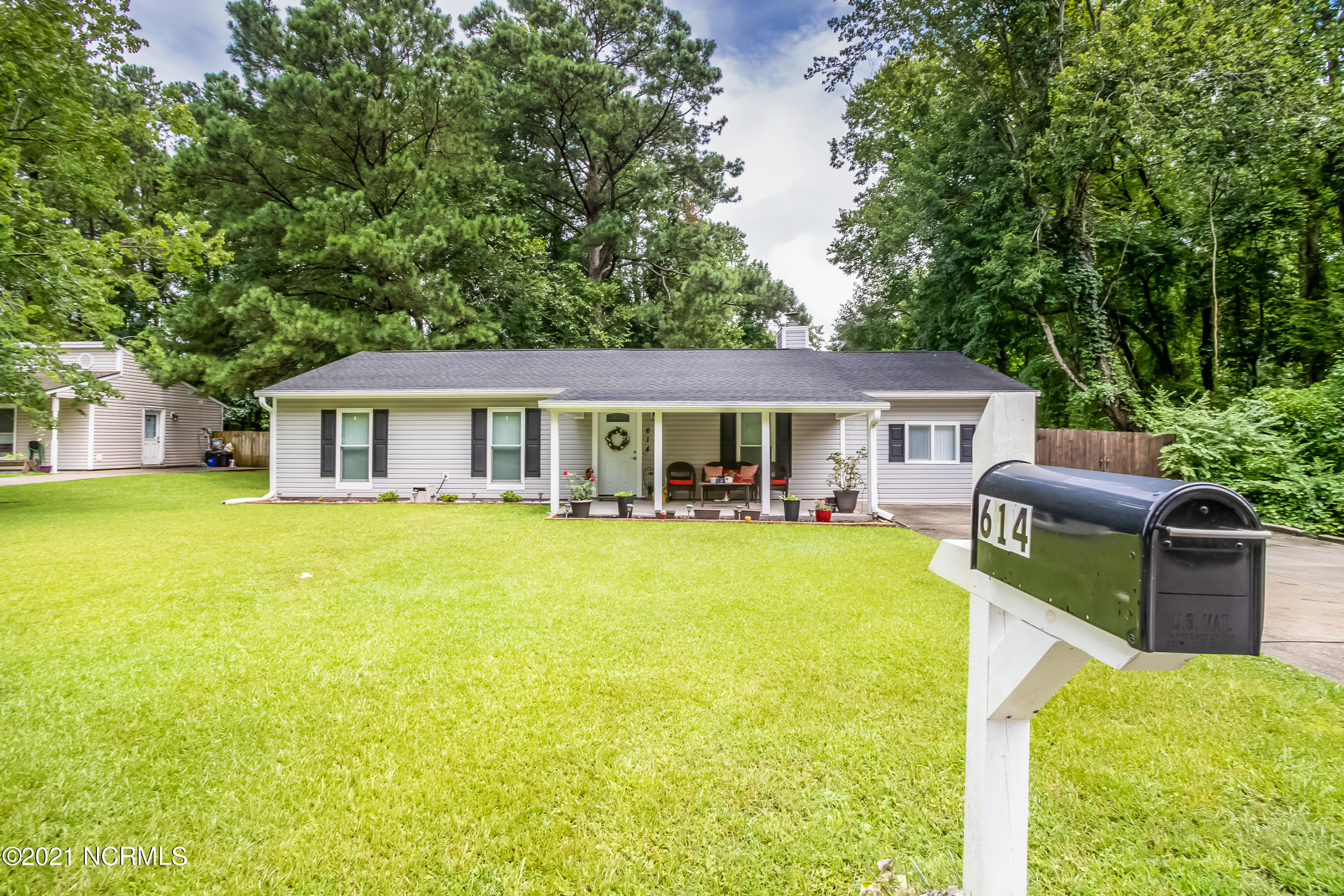 614 Shadowridge Road Jacksonville, NC 28546 - Photo 1 of 39 1FRONT