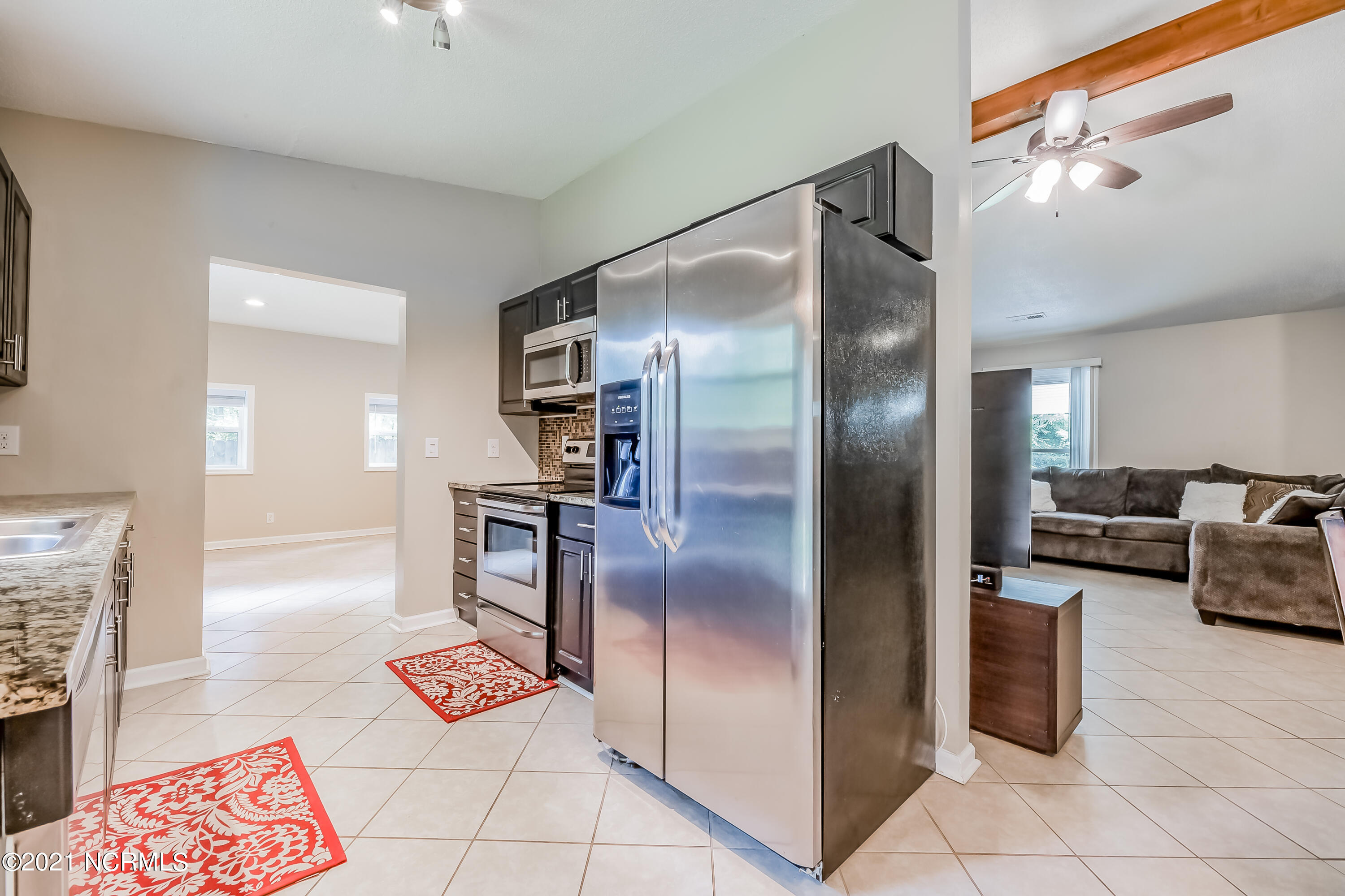 614 Shadowridge Road Jacksonville, NC 28546 - Photo 15 of 39 15KITCHEN