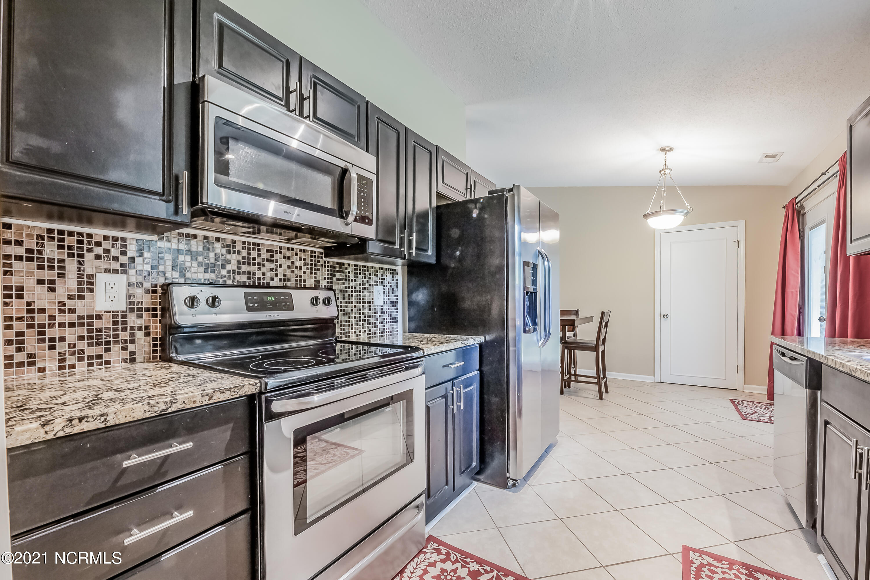 614 Shadowridge Road Jacksonville, NC 28546 - Photo 16 of 39 16KITCHEN