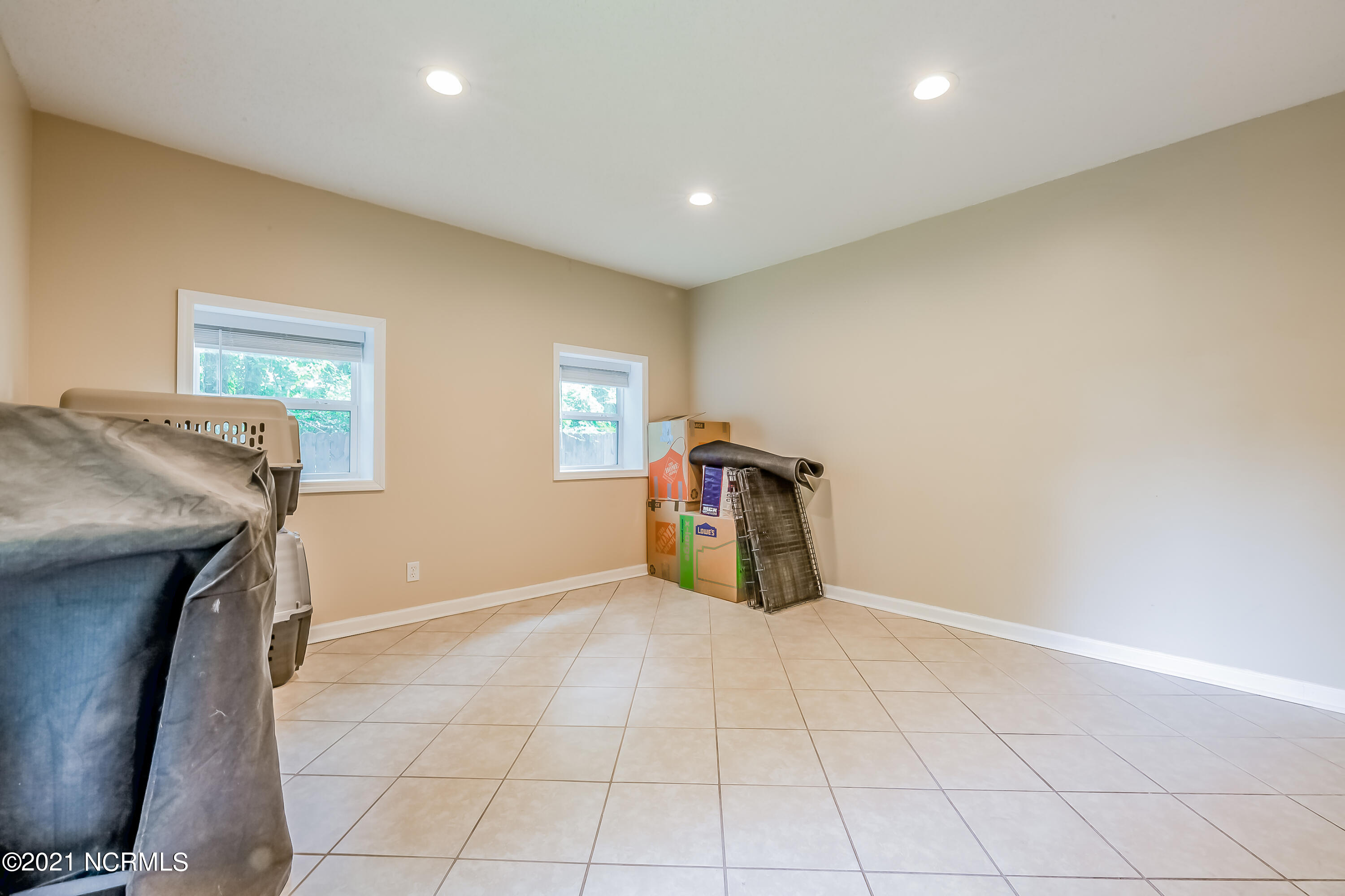 614 Shadowridge Road Jacksonville, NC 28546 - Photo 18 of 39 18DINING