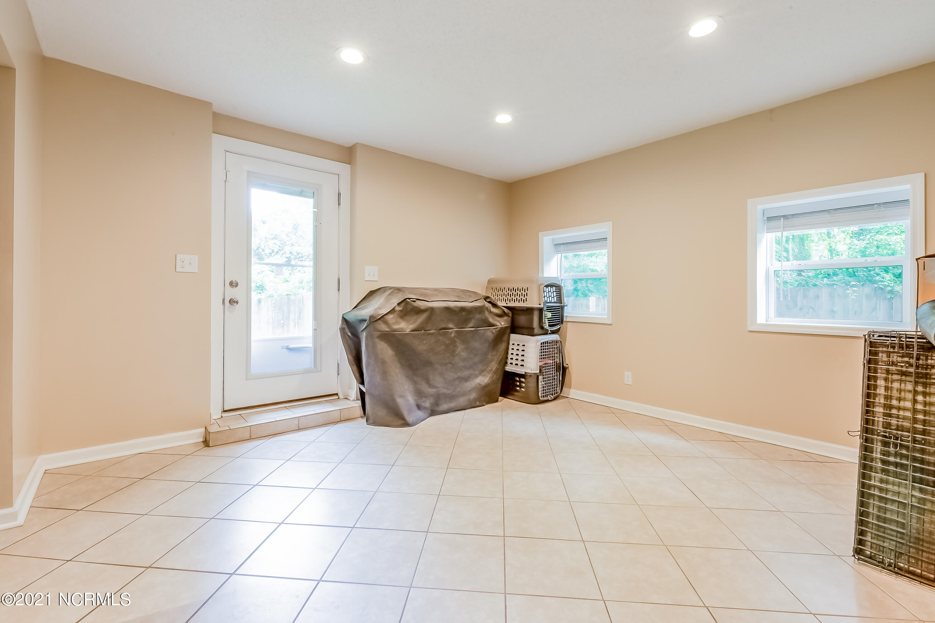 614 Shadowridge Road Jacksonville, NC 28546 - Photo 20 of 39 20DINING