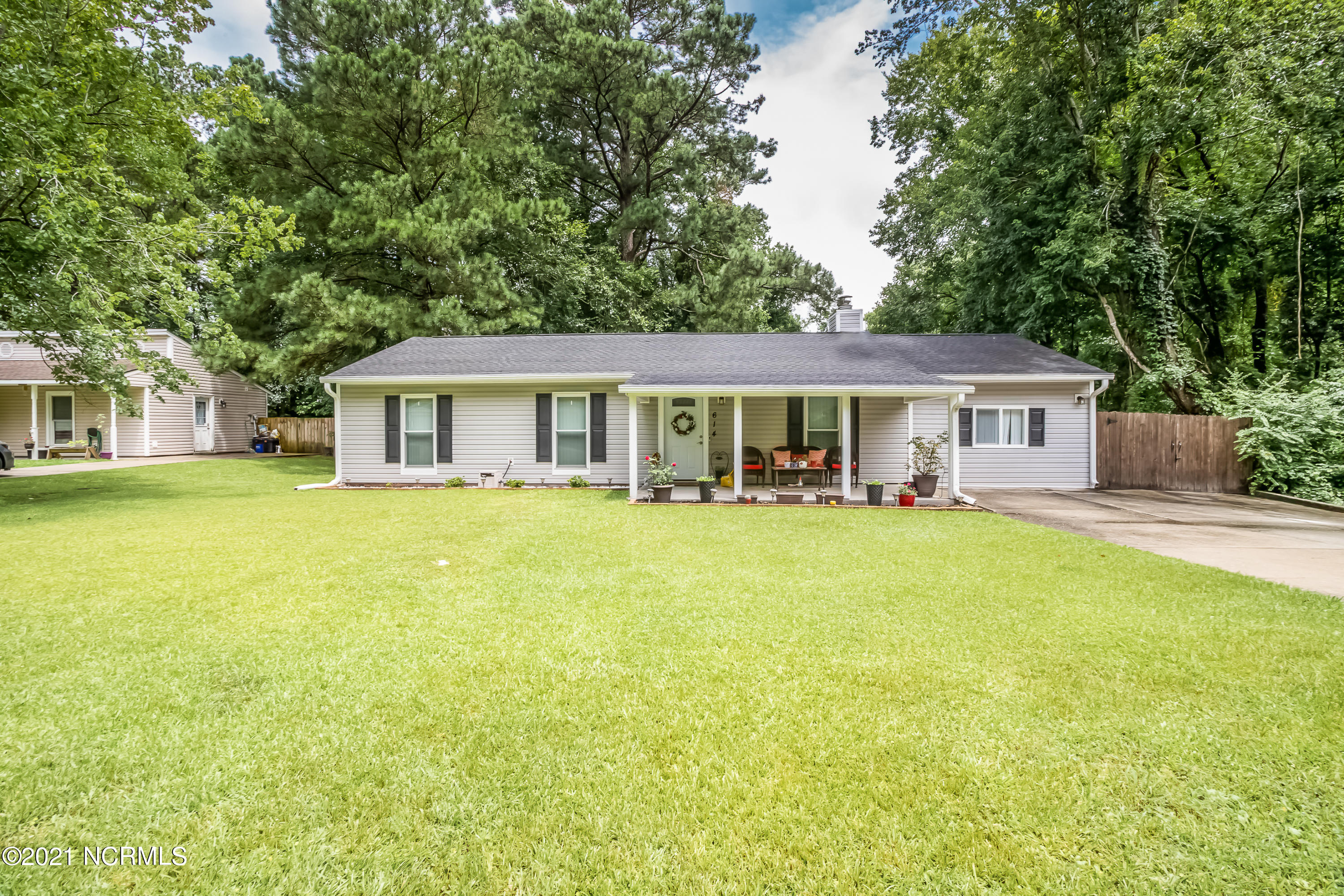 614 Shadowridge Road Jacksonville, NC 28546 - Photo 2 of 39 2FRONT
