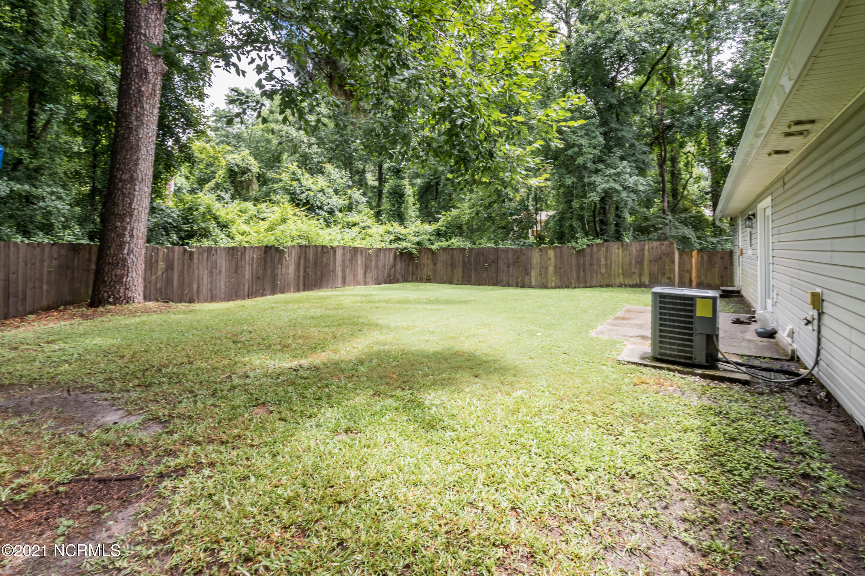 614 Shadowridge Road Jacksonville, NC 28546 - Photo 39 of 39 39REAR