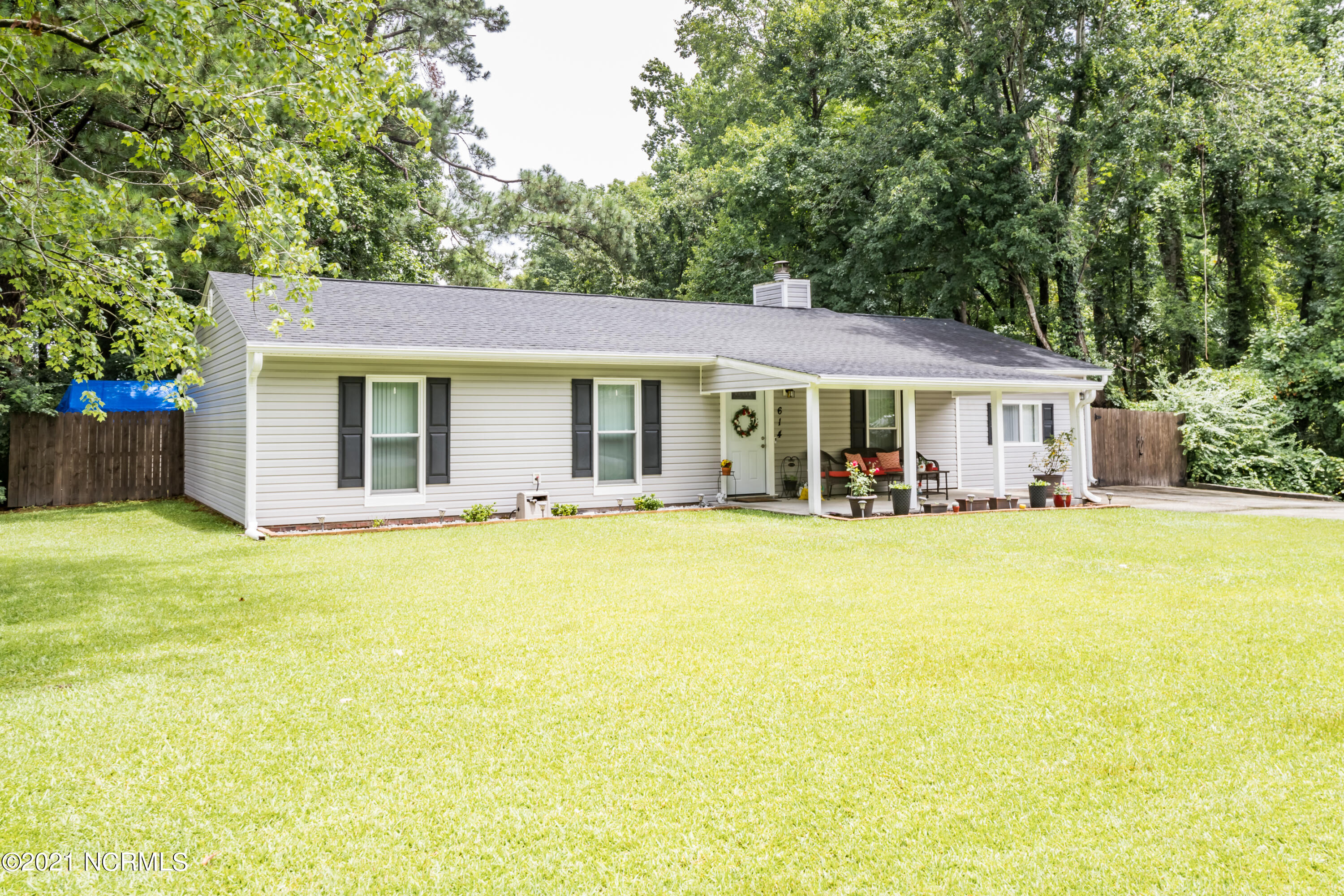 614 Shadowridge Road Jacksonville, NC 28546 - Photo 4 of 39 4FRONT