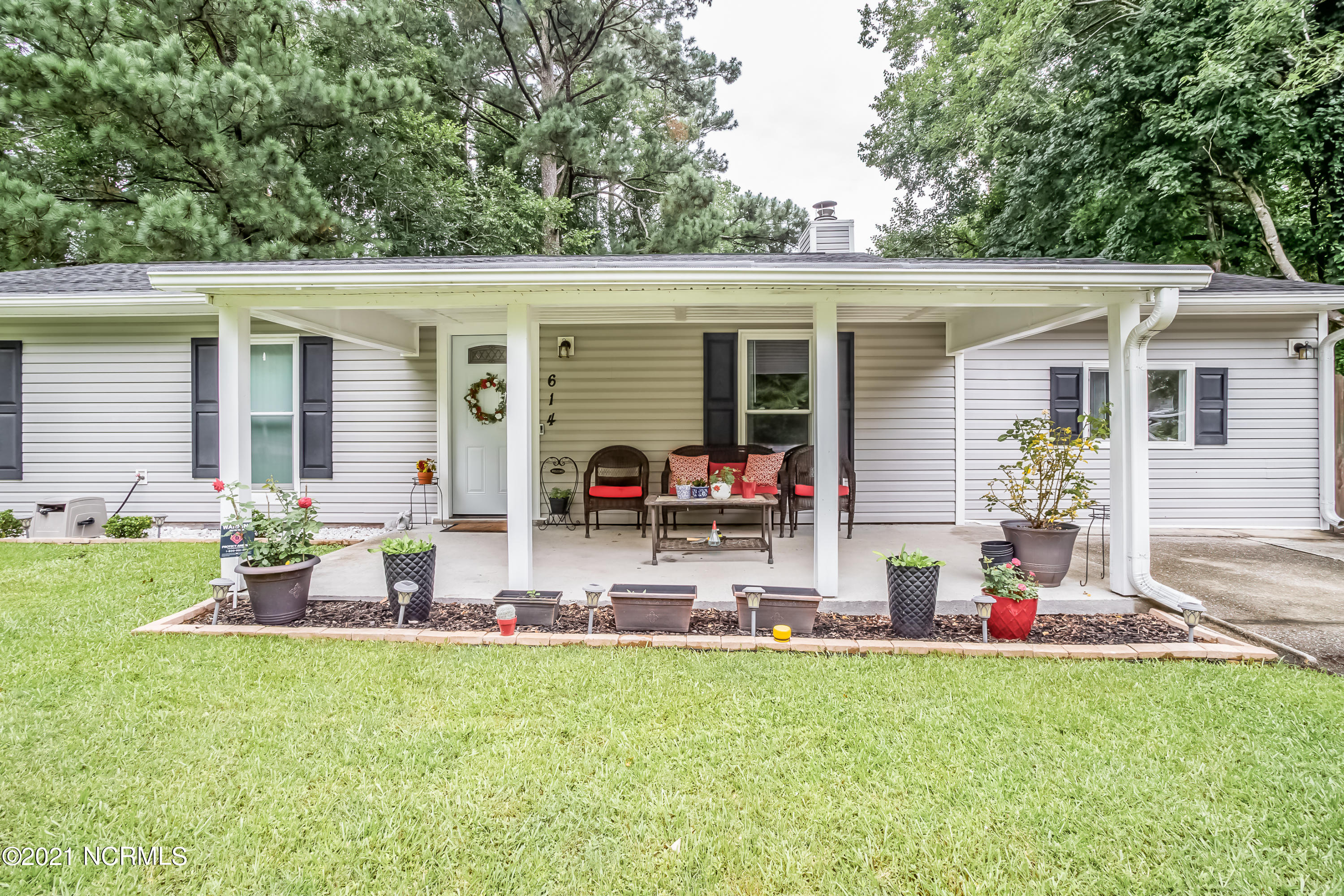 614 Shadowridge Road Jacksonville, NC 28546 - Photo 8 of 39 8FRONT