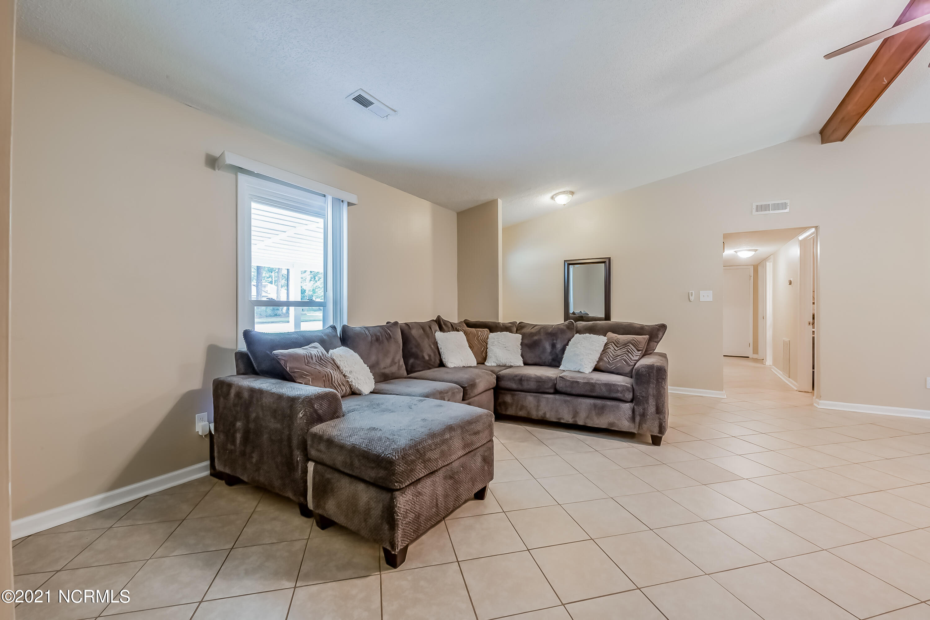 614 Shadowridge Road Jacksonville, NC 28546 - Photo 10 of 39 10LIVING