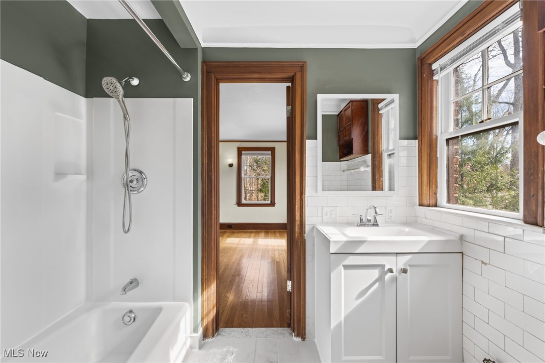 1295 Yellowstone Road Cleveland, OH 44121 - Photo 23 of 45 Jack & Bathroom is light and bright