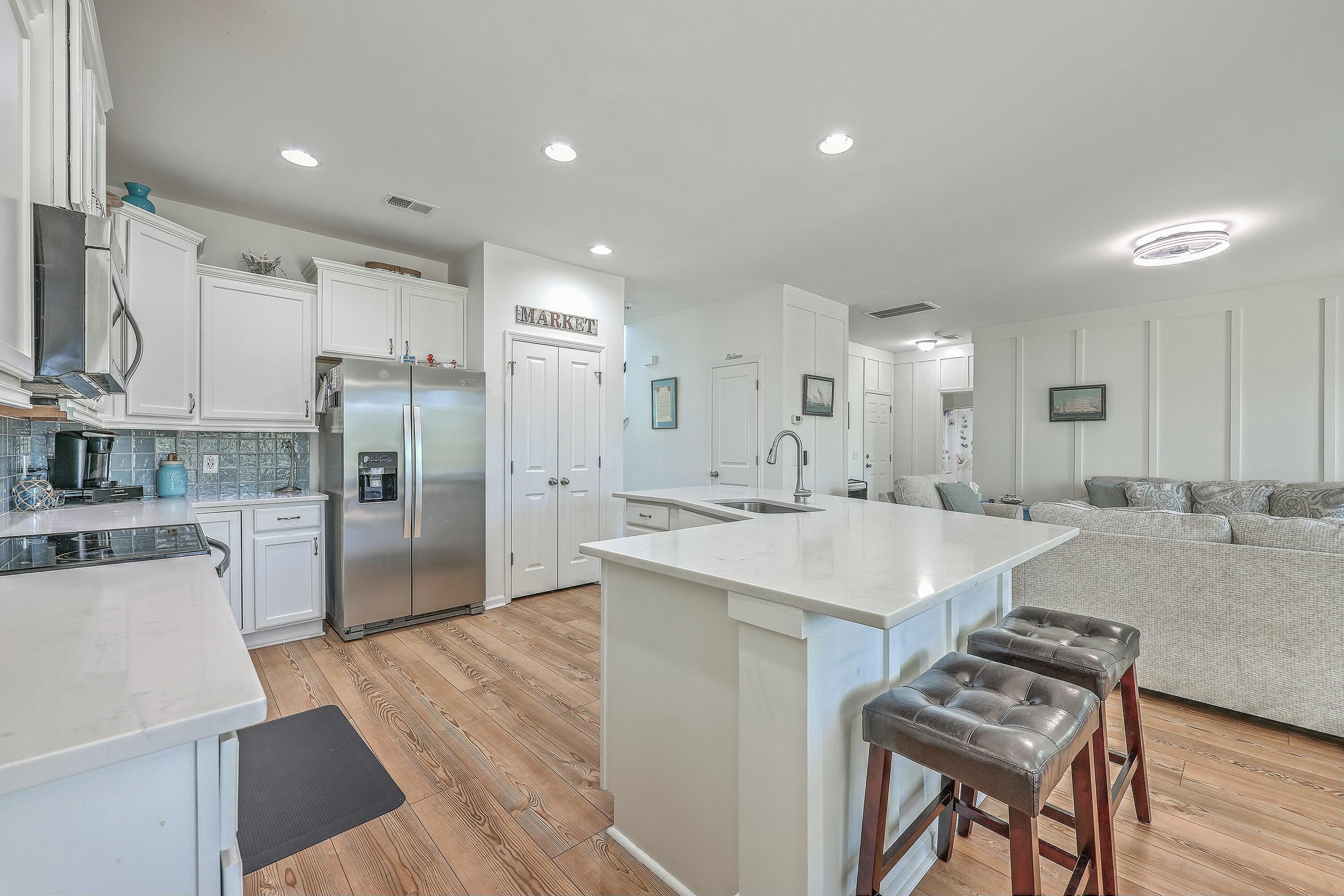 218 Alpine Road Summerville, SC 29485 - Photo 10 of 38 Perfect for entertaining