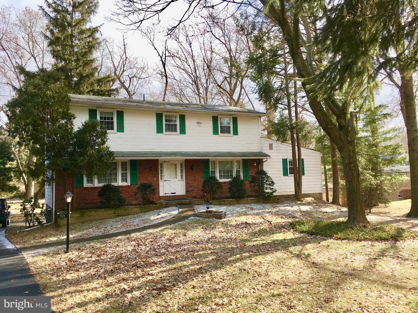 923 Pitt Road Cheltenham, PA 19012 - Photo 1 of 11 Front Yard