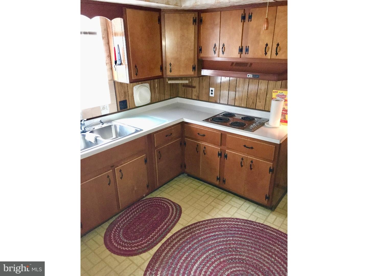 923 Pitt Road Cheltenham, PA 19012 - Photo 6 of 11 Kitchen