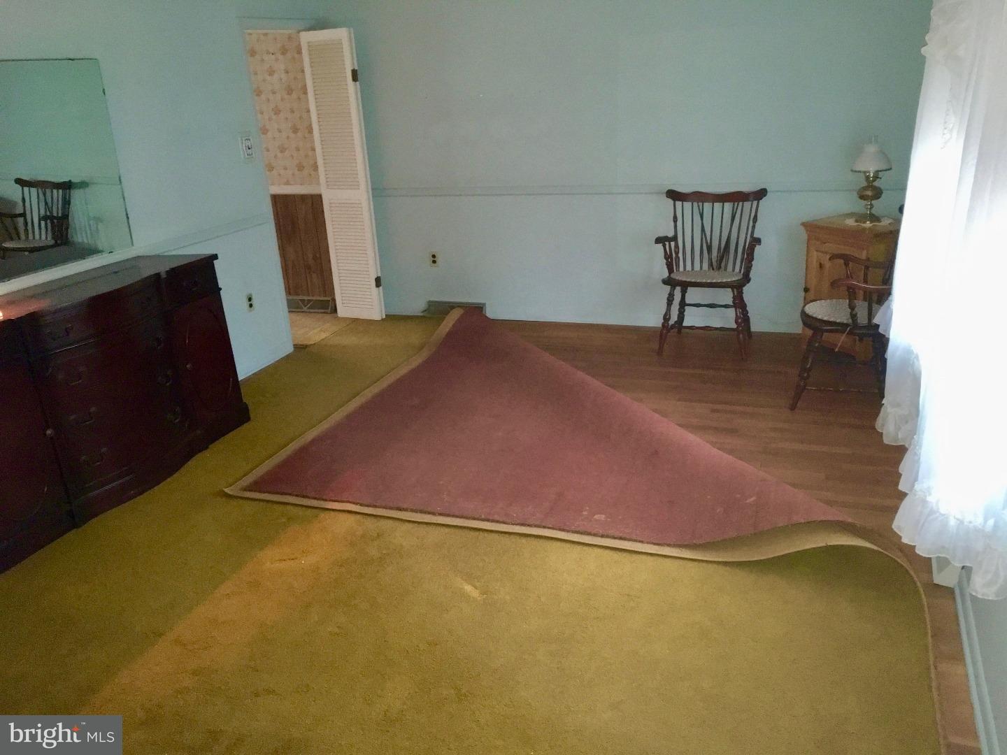 923 Pitt Road Cheltenham, PA 19012 - Photo 7 of 11 Living Room