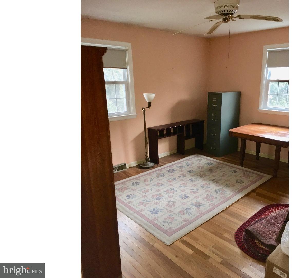 923 Pitt Road Cheltenham, PA 19012 - Photo 10 of 11 Bedroom 3