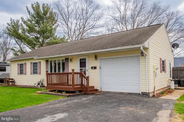 $235,000 | 956 Center Street, Lock Haven, PA 17745