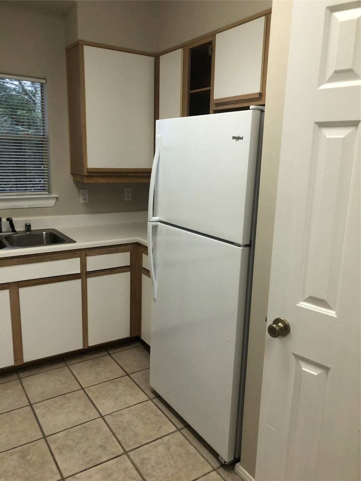 3903 Law Street, Unit 5 Houston, TX 77005 - Photo 4 of 7 kitchen