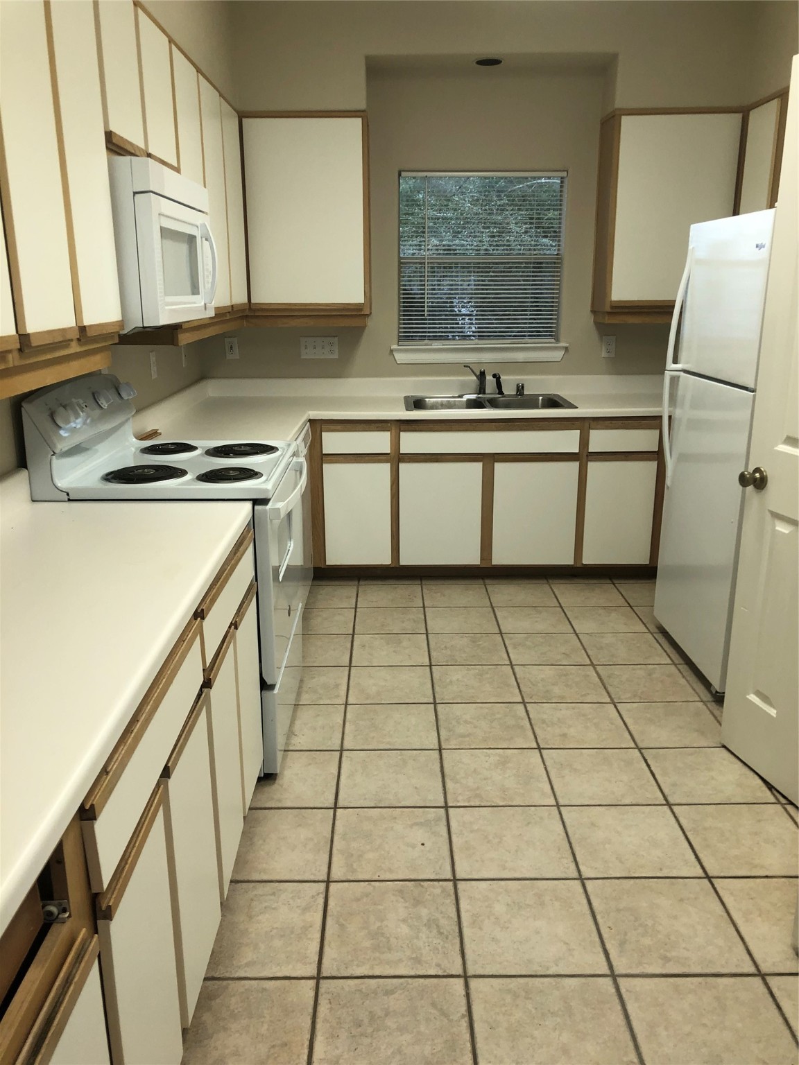 3903 Law Street, Unit 5 Houston, TX 77005 - Photo 5 of 7 kitchen area