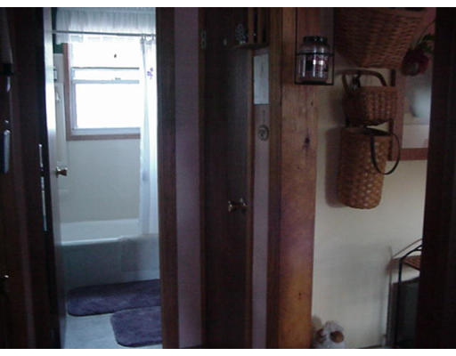 33-2a Colony Road, Unit 2A West Springfield, MA 01089 - Photo 3 of 7 Gallery Image 3