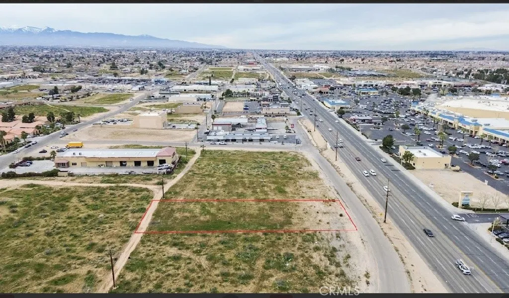 1 Bear Valley Road Hesperia, CA 92345 - Photo 4 of 10